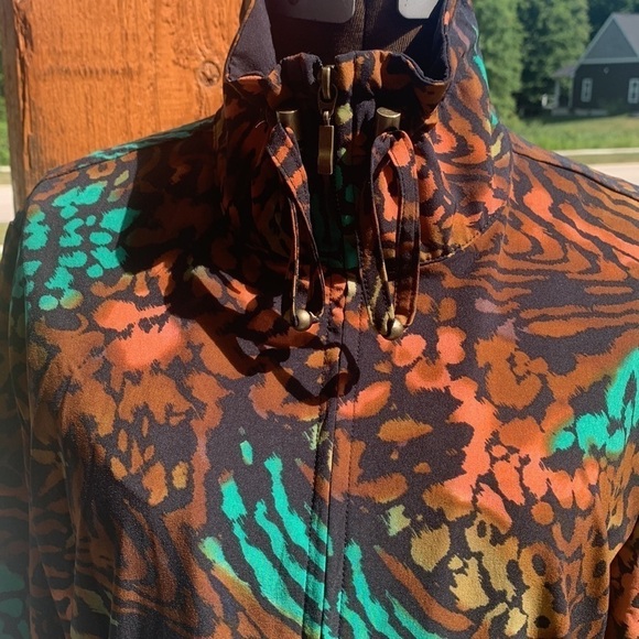 Zenergy by Chicos jacket size 2 for layering euc great colors for a stap… - Picture 2 of 12